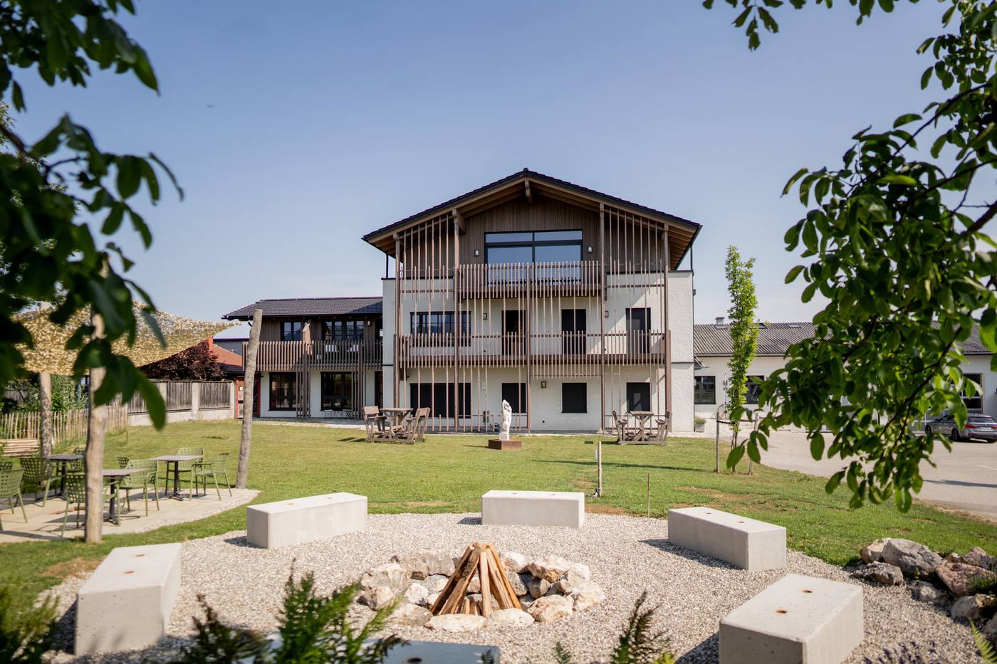 Gebäude des Seminarcampus, Außenansicht bei Tag